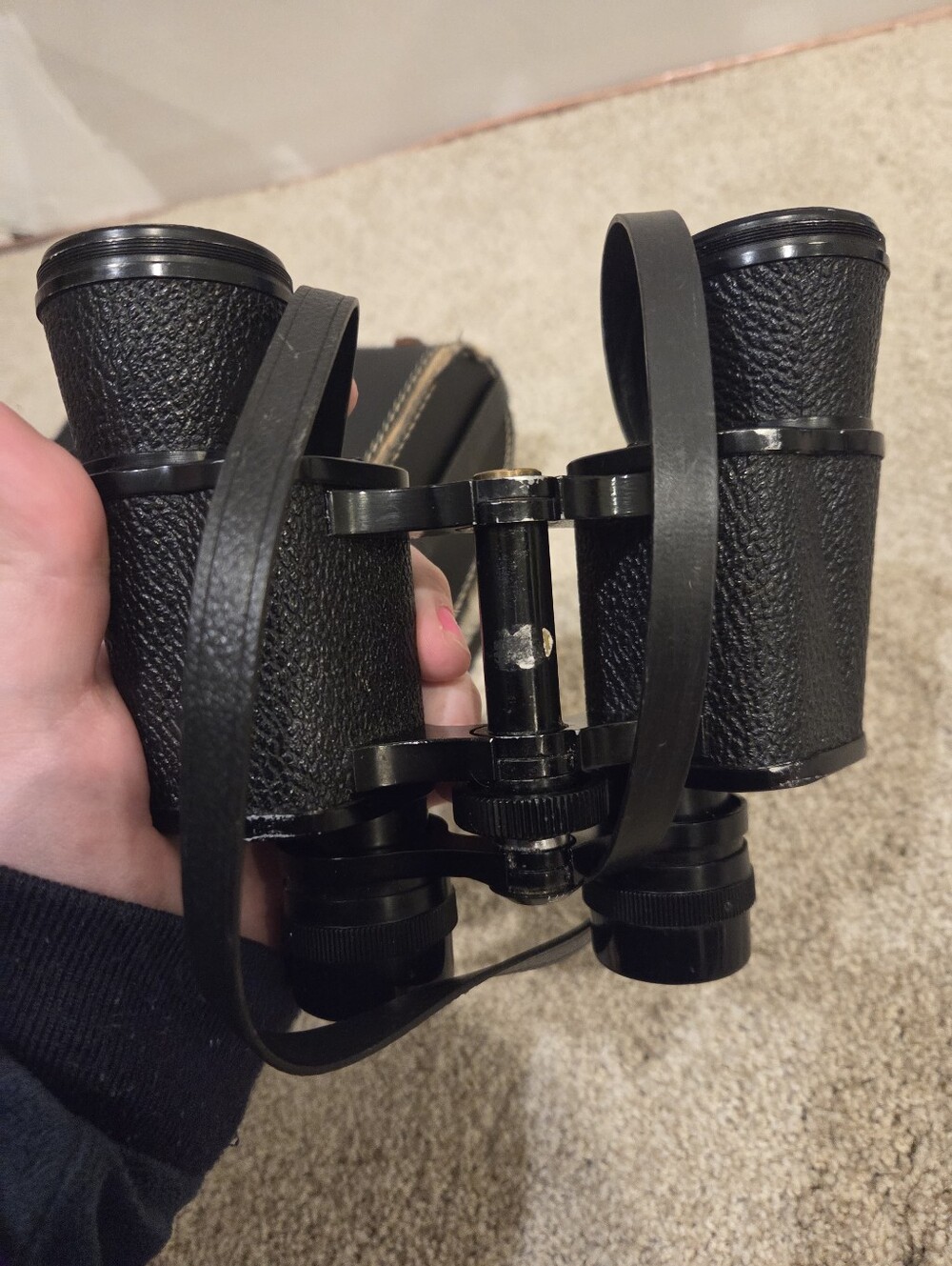 Binoculars - Picture 6 of 10